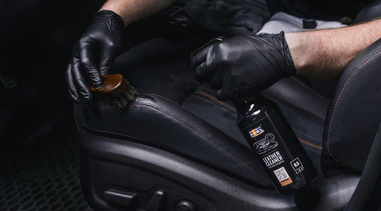 ADBL Leather Cleaner 0,5L_3.jpg